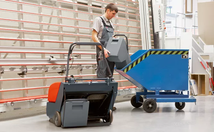 Sweepmaster 800 Behaeltersystem.jpg